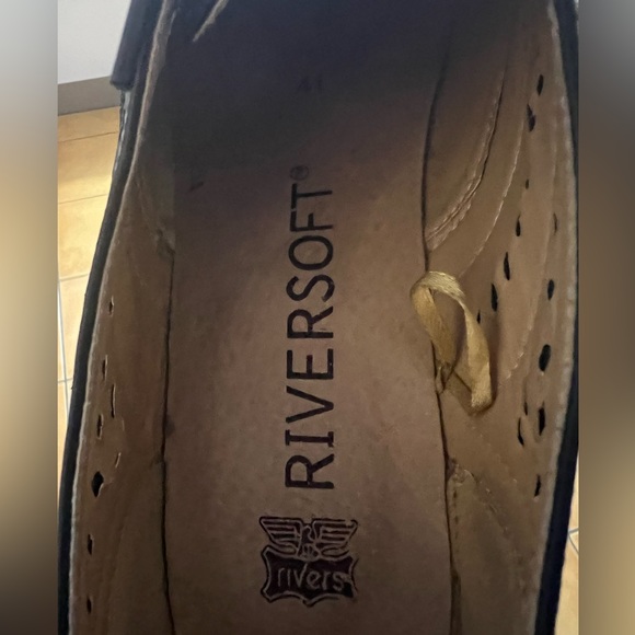 Vintage Style Leather Heeled Shoes - Picture 6 of 7